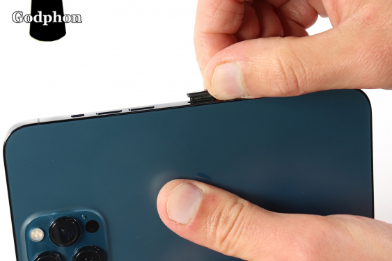 iphone 12 pro max charging connector step 2 image 2