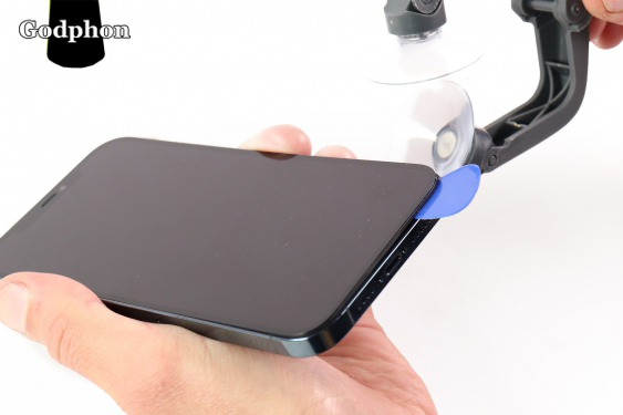 iphone 12 pro max charging connector step 6 image 3