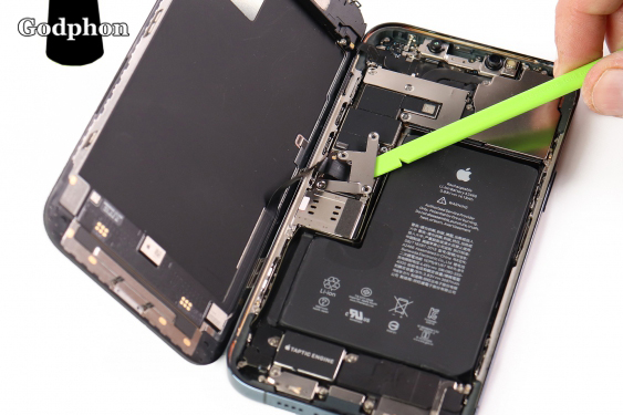 iphone 12 pro max charging connector step 8 image 2